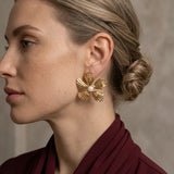 FLOWER EARRINGS WITH PEARLS